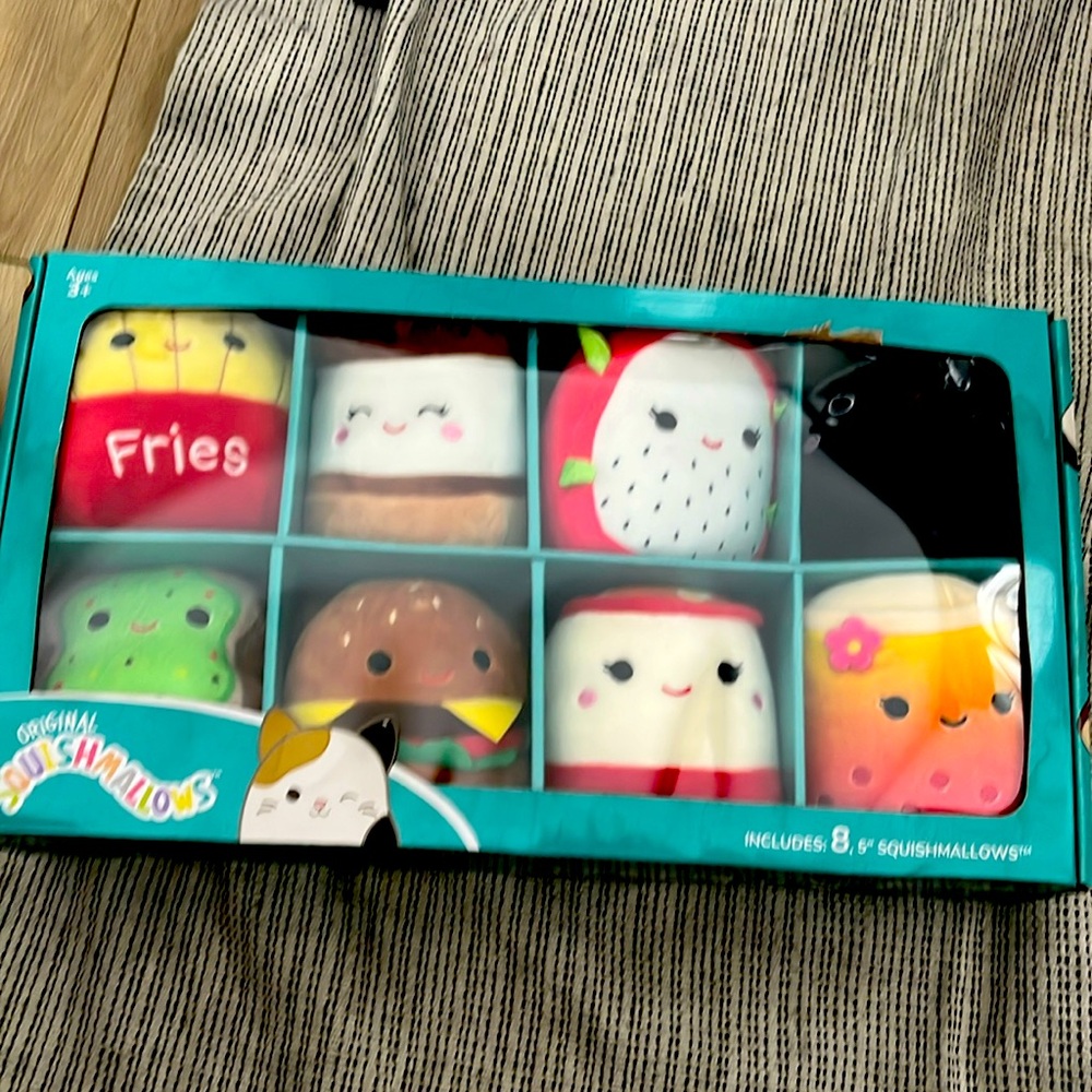 Squishmallows MINIS bundle. Includes 8 5” squishmallows.